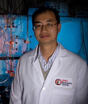Chengqun Huang